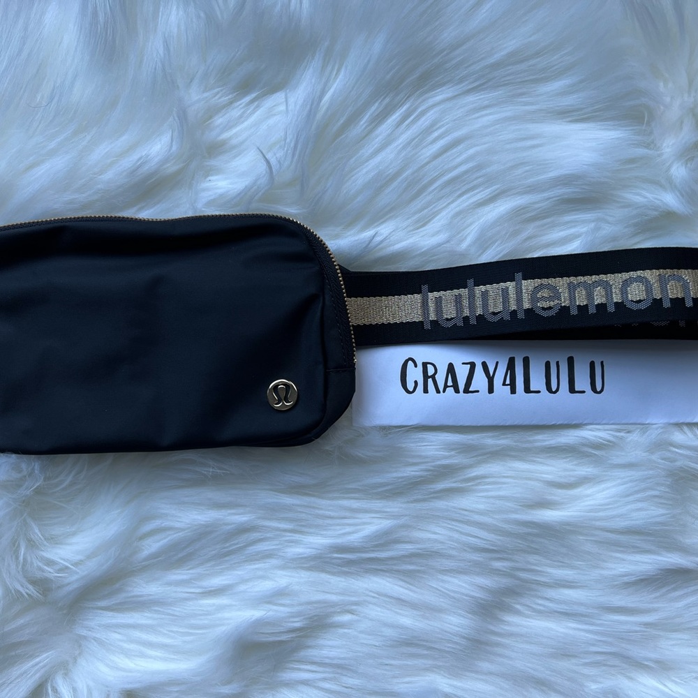 Lululemon Everywhere Belt Bag Black Gold Strap